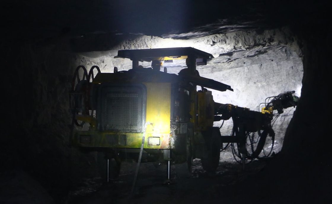 Túnel de rocha parafusos de perforação de face Rig subterrâneo hidráulico ISO9001 para desenvolvimento de minas subterrâneas